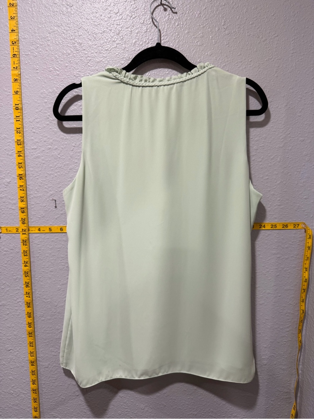 White House Black Market Mint Green Sleeveless Pleated Blouse Size L - Picture 4 of 4
